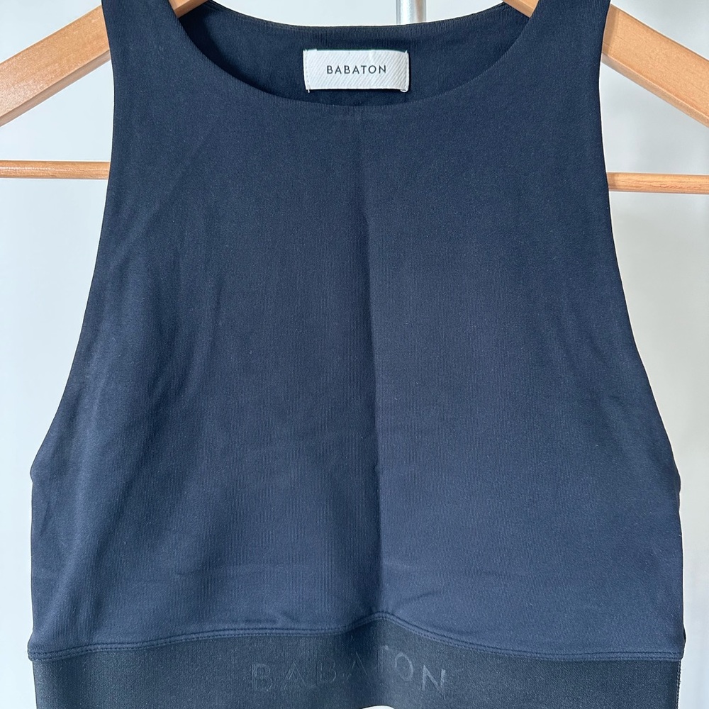 Aritzia Babaton Contour Crop Top